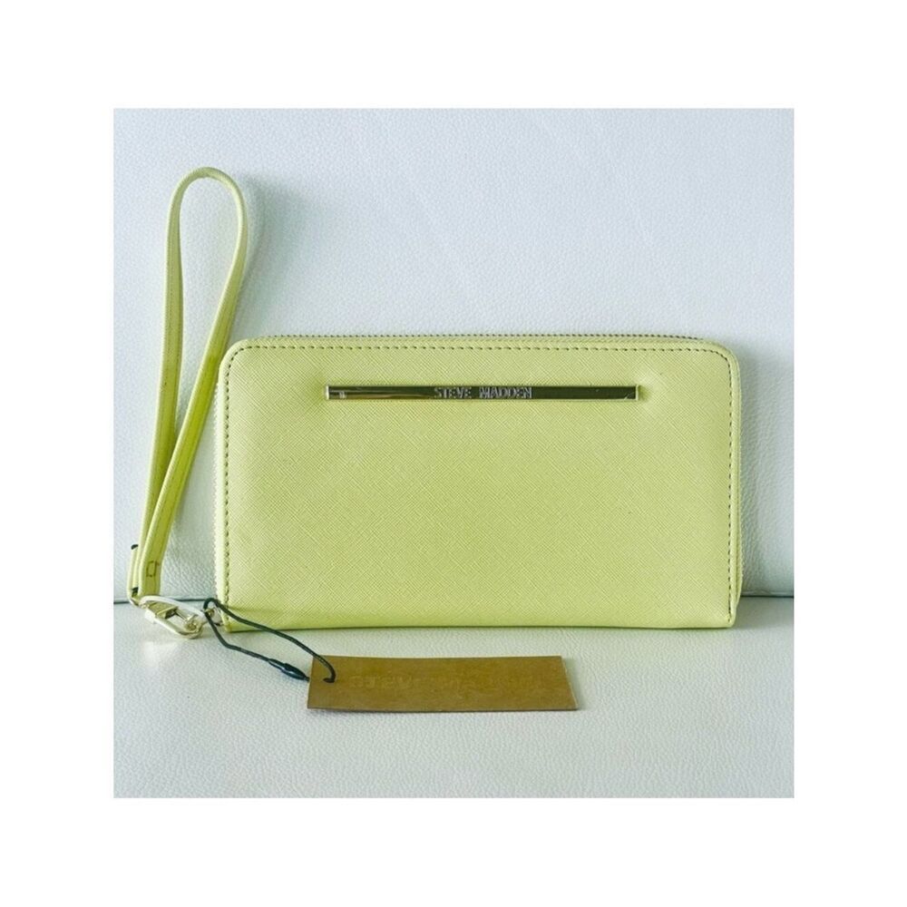 NWT Steve Madden Gorgeous BZIPPY Lemon Yellow Zip All Around Wallet Wristlet